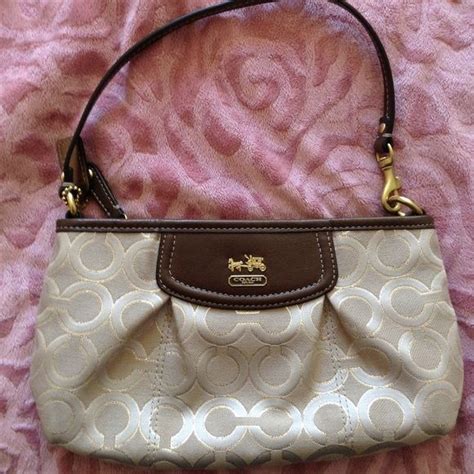 fake coach wristlet vietnam